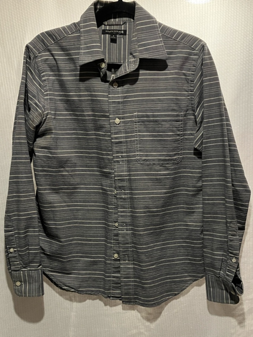 Banana Republic Men's Gray Striped Button-Down Shirt
